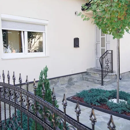 Vila Zad Гостевой дом